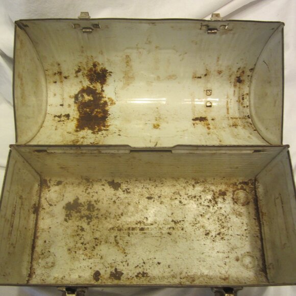 VTG THERMOS "V" METAL LUNCH BOX, W/HANDLE, DOME SHAPED - Picture 12 of 12